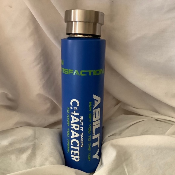 Silver One Stainless Steel 24 oz Water Bottle - Picture 2 of 6